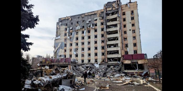 Последствия российского удара по Кривому Рогу, фото: ГСЧС