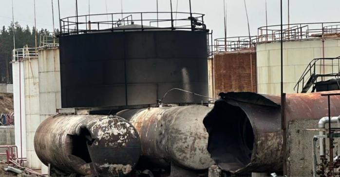 Російські дрони знищили нафтопереробний завод в Україні. Фото: РБК-Україна