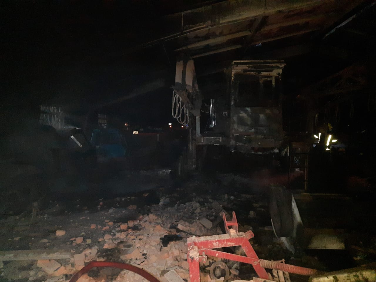 Наслідки нальоту БпЛА. Фото: ОВА, ДСНС