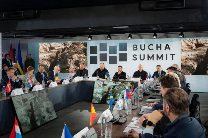 В Буче провели саммит по случаю годовщины деоккупации города с участием 17 стран
