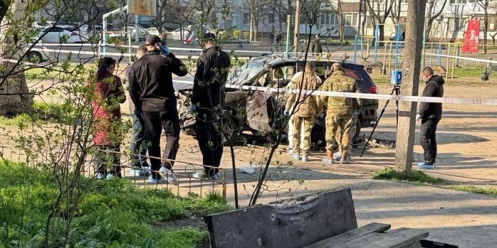 У Дніпрі вибухнув автомобіль місцевого чиновника, фото: Нацполіція