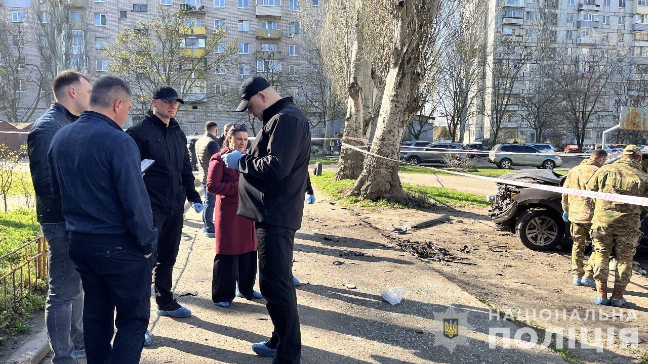 Вибух машини в Дніпрі. Фото: Нацполіція