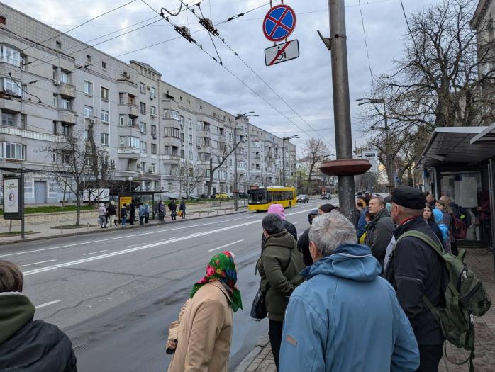 В Киеве транспортный коллапс в связи с закрытием некоторых станций метро