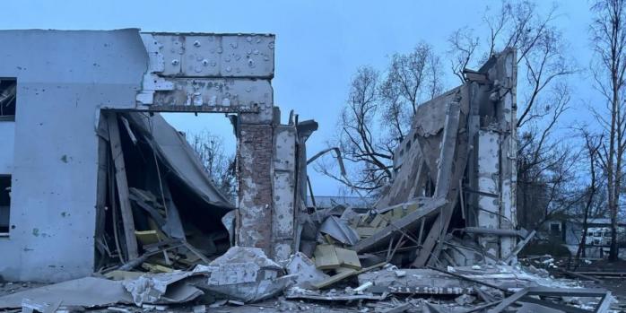 Последствия российской воздушной атаки в Киевской области, фото: Николай Калашник