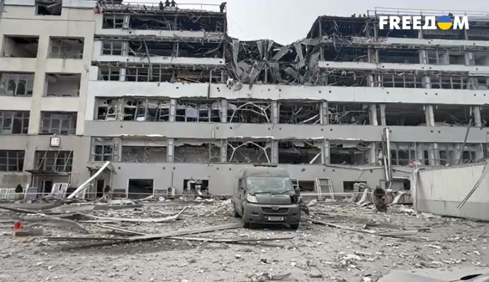 Руйнування офісів у Києві. Фото: FREEДОМ