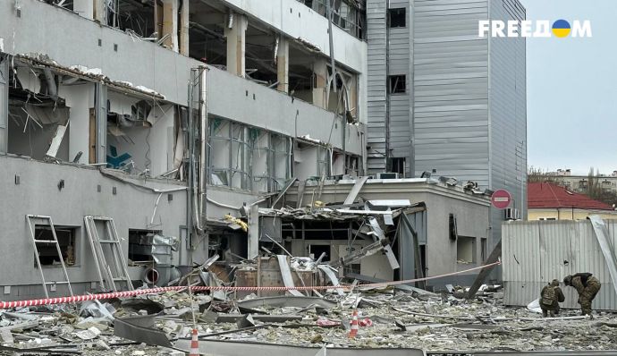 Руйнування офісів у Києві. Фото: FREEДОМ