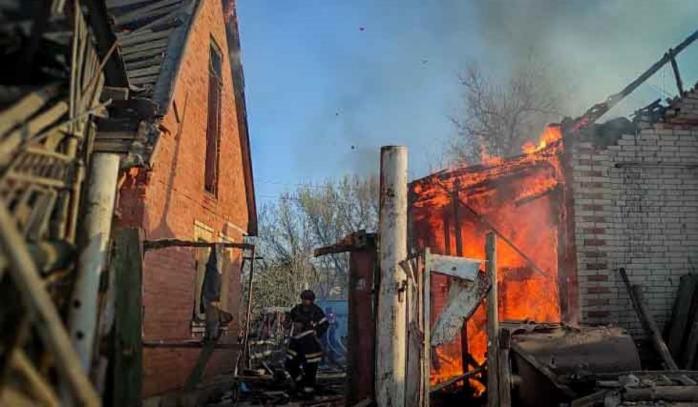 Наслідки російських обстрілів Сумщини, фото: ДСНС