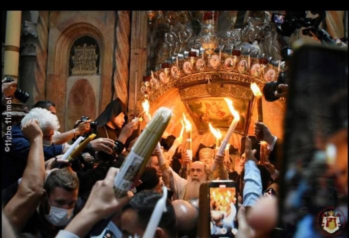 В Єрусалимі зійшов Благодатний вогонь