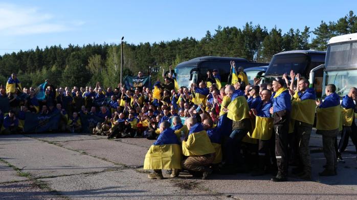 СБУ та ГУР показали відео з великого обміну полоненими