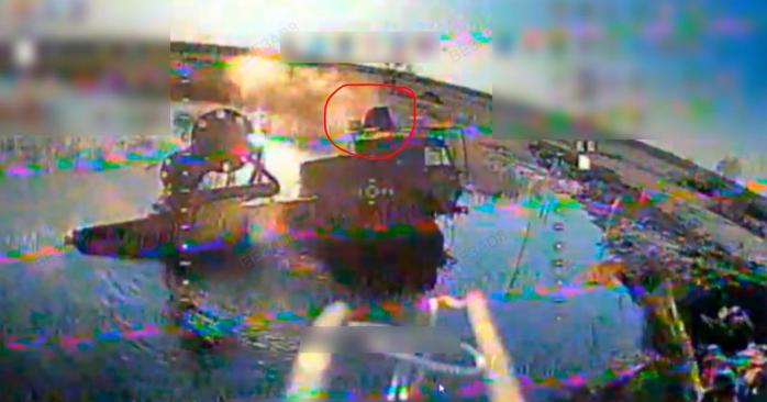 Оккупанты расчищают переправу через реку. Фото: 66 ОМБР