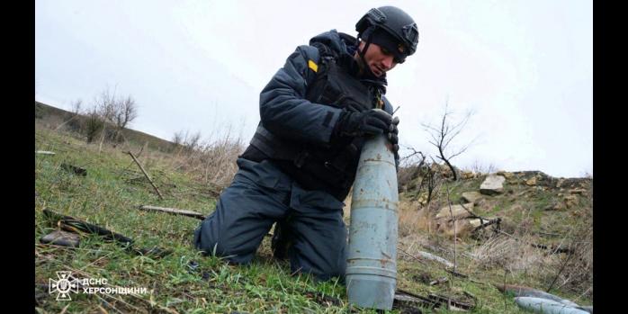  Херсонщину очищають від вибухонебезпечних предметів, фото: ДСНС