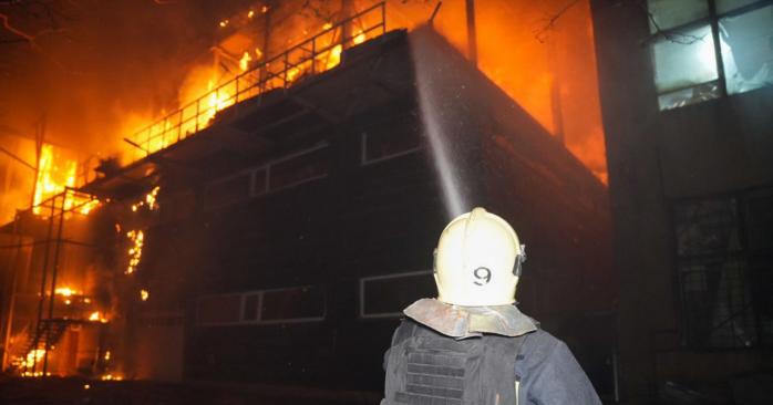 Одессу массированную атаковали российские беспилотники. Фото: ГСЧС