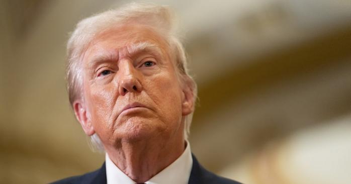 Дональд Трамп звинуватив Володимира Зеленського. Фото: 