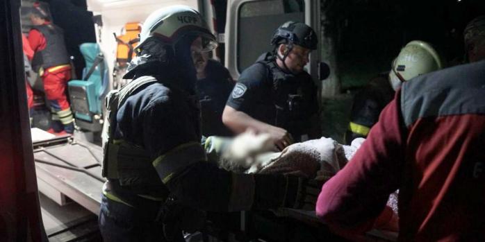 Наслідки російських ударів по Києву, фото: ДСНС Києва