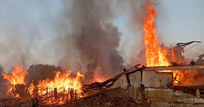 Последствия российского обстрела Лиманской общины, фото: ГСЧС