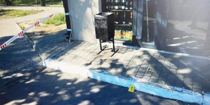 Житель Николаева устроил стрельбу возле одного из магазинов, фото: Нацполиция