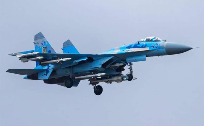 Повітряні сили втратили Су-27 - пілот катапультувався
