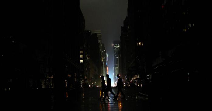 Подачу світла відновили у більшій частині Іспанії та Португалії. Фото: 