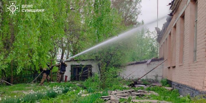 Последствия российских обстрелов Сумщины, фото: ГСЧС