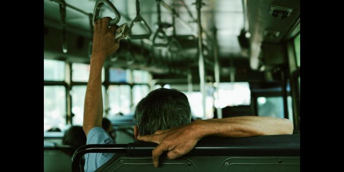 Коммунальным предприятиям позволят использовать гуманитарные автобусы