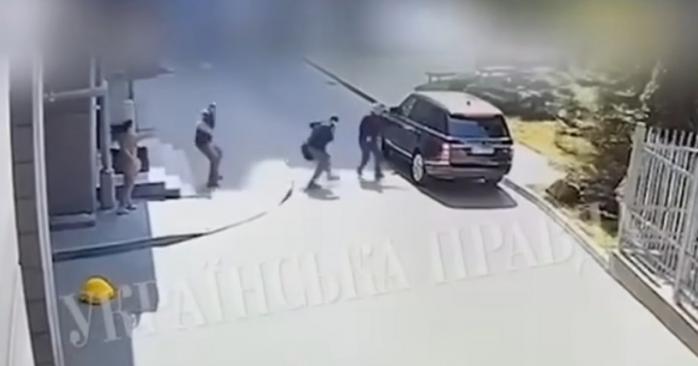 Момент покушения на Сергей Стерненко, скриншот видео