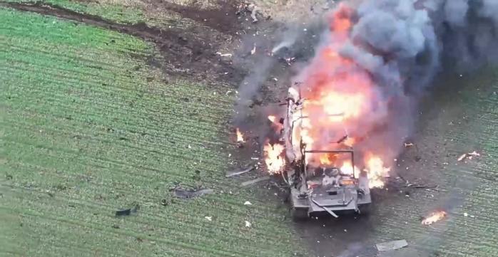 Уничтожение российской бронетехники, скриншот видео