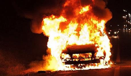 В Тернополе сожгли автомобиль защитника «майдановцев»