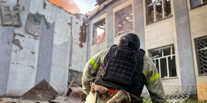 Последствия атаки российских беспилотников в Харьковской области, фото: ГСЧС