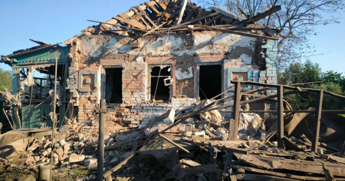 Россияне ударили по селу в Харьковской области. Фото: ОГП