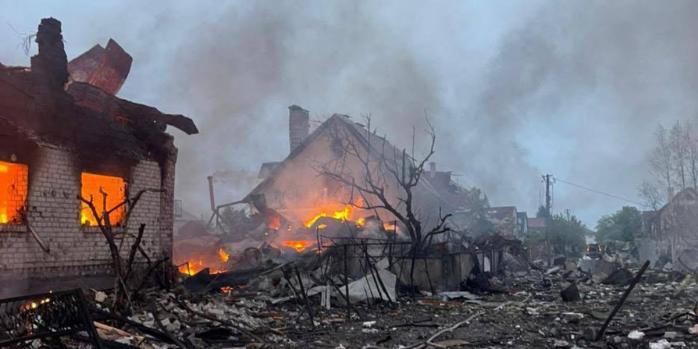 Наслідки російської повітряної атаки 25 травня, фото: Київська ОВА
