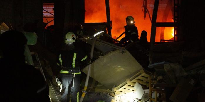 Наслідки російської атаки на Тернопіль 25 травня, фото: ДСНС