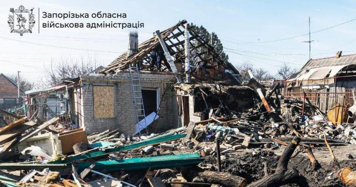 Армия рф сбросила КАБы на село в Запорожской области. Фото: ОВА