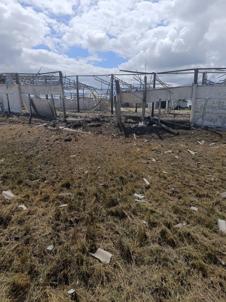 Окупанти вдарили балістикою по фермі. Фото: ОВА