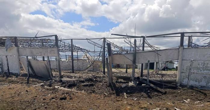 Оккупанты ударили баллистикой по ферме. Фото: ОВА