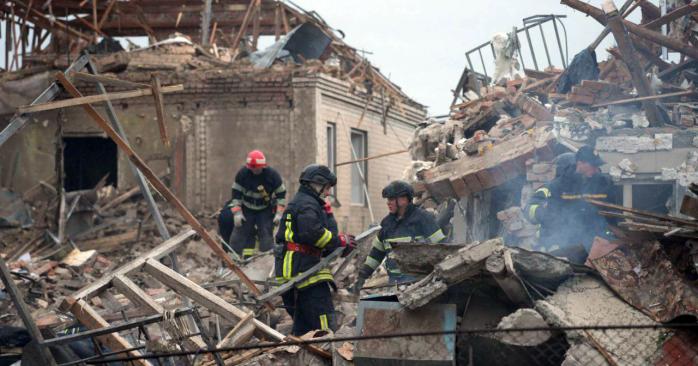 Российская армия обстреляла Херсон. Фото: ГСЧС