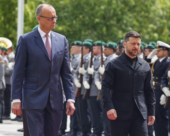 Мерц летит на встречу к Трампу