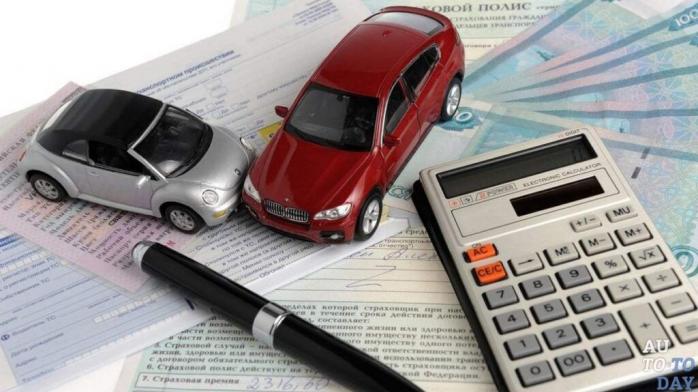 Президент подписал закон об уменьшении на 50% цены "автогражданки" для ветеранов