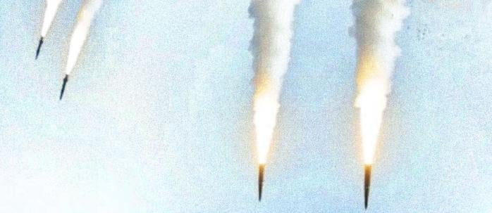 Россияне ночью массированно атаковали Украину дронами и ракетами, фото: «Громадське радіо»