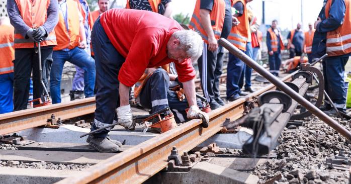В Киеве возобновили движение поездов метро по красной ветке. Фото: Киевский метрополитен