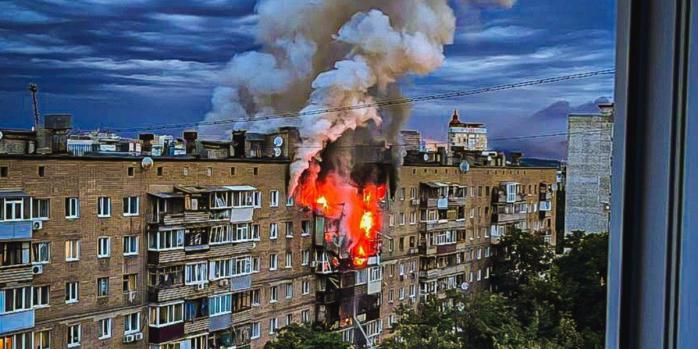 Рашисти в ніч на 7 червня здійснили масовану атаку по Харкову, фото: ДСНС