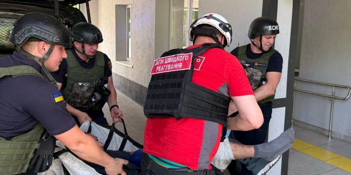 Российский FPV-дрон ранил мужчину в Никополе, фото: ГСЧС