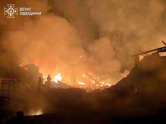 Наслідки російської атаки на півдні Одещини, фото: ДСНС