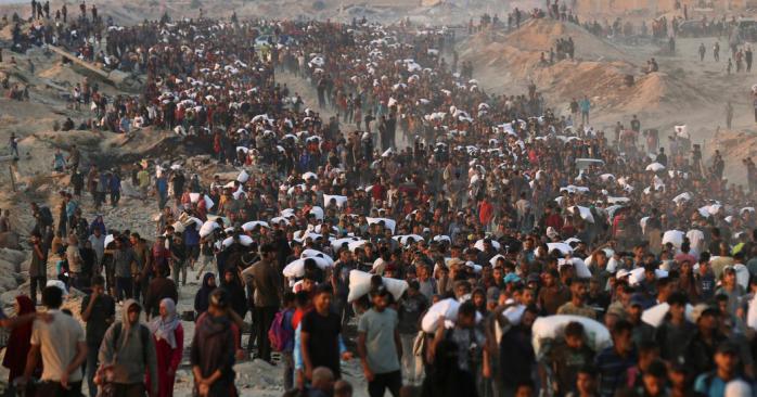 Израильские танки обстреляли толпу гражданских. Фото: Reuters