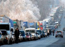 Балога призвал Азарова решить ситуацию с очередями на границе Украины со Словакией