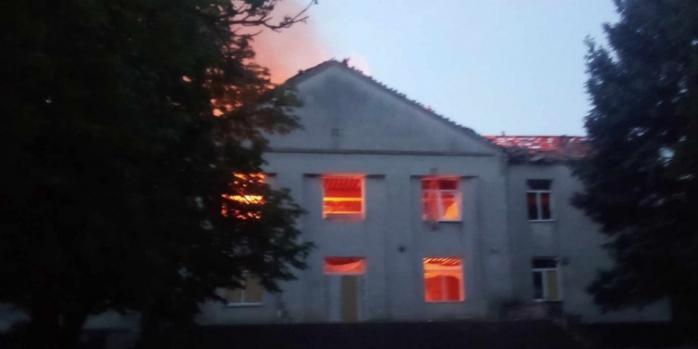 Российский дрон ударил по дому культуры в Новоалександровке, фото: Херсонская ОВА