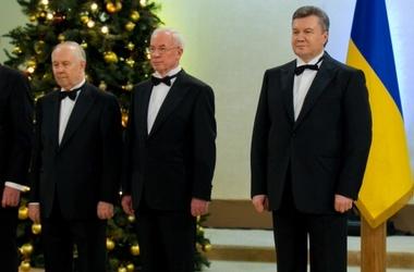 Янукович, Азаров и Рыбак присоединились к праздничной литургии в Киево-Печерской Лавре