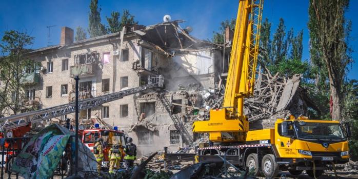 Последствия российского ракетного удара по Краматорску, фото: ГСЧС