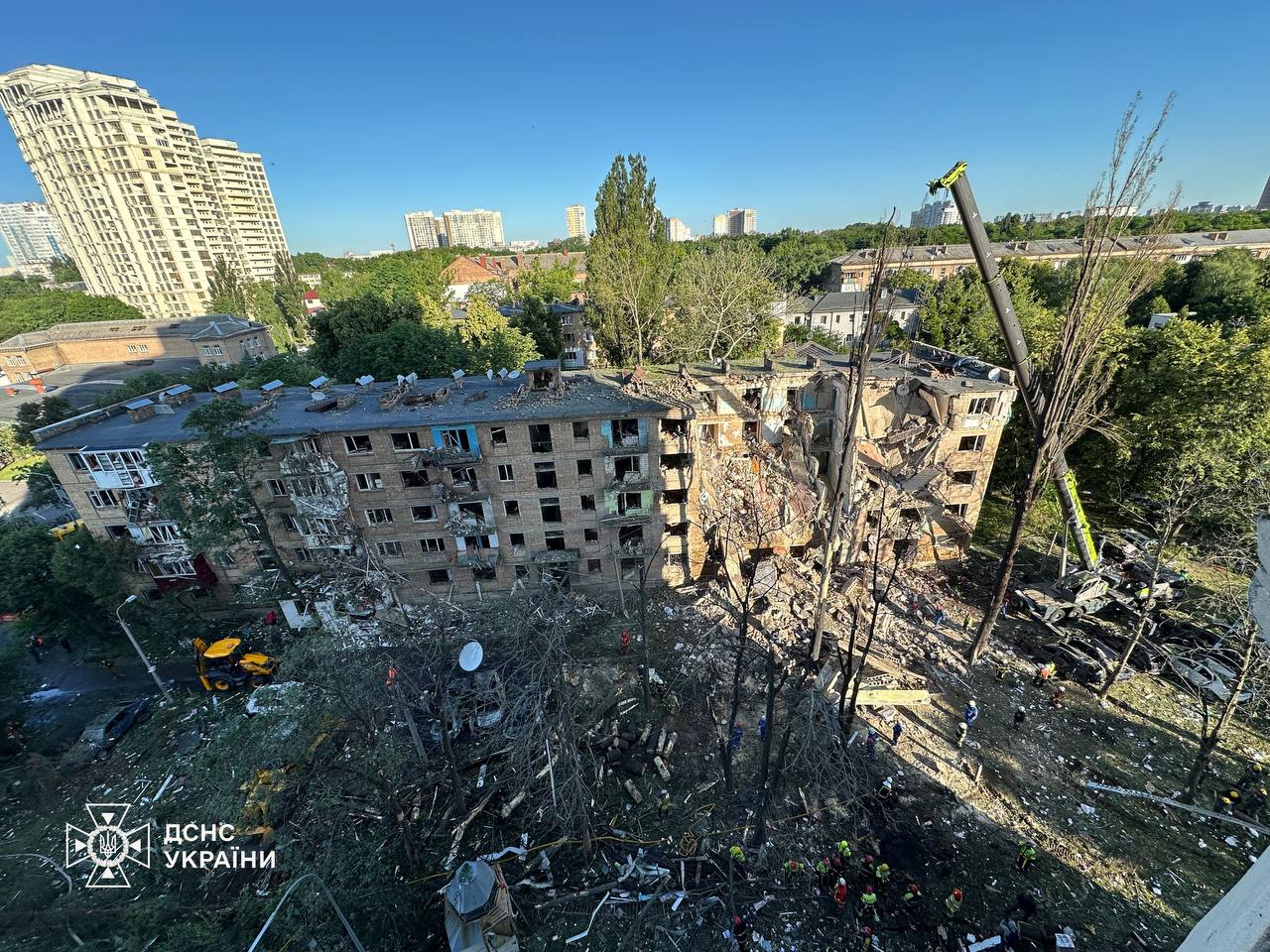 У Києві зросла кількість загиблих та постраждалих. Фото: ДСНС