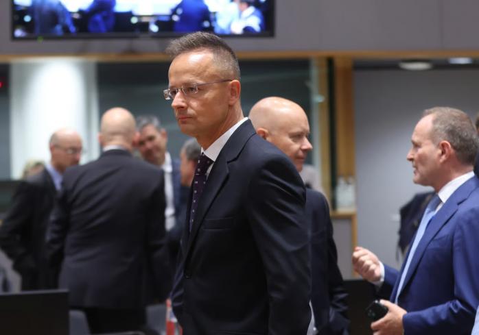 Венгрия и Словакия заблокировали новый пакет санкций против рф