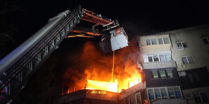 Наслідки російського авіаудару по Одесі, фото: ДСНС